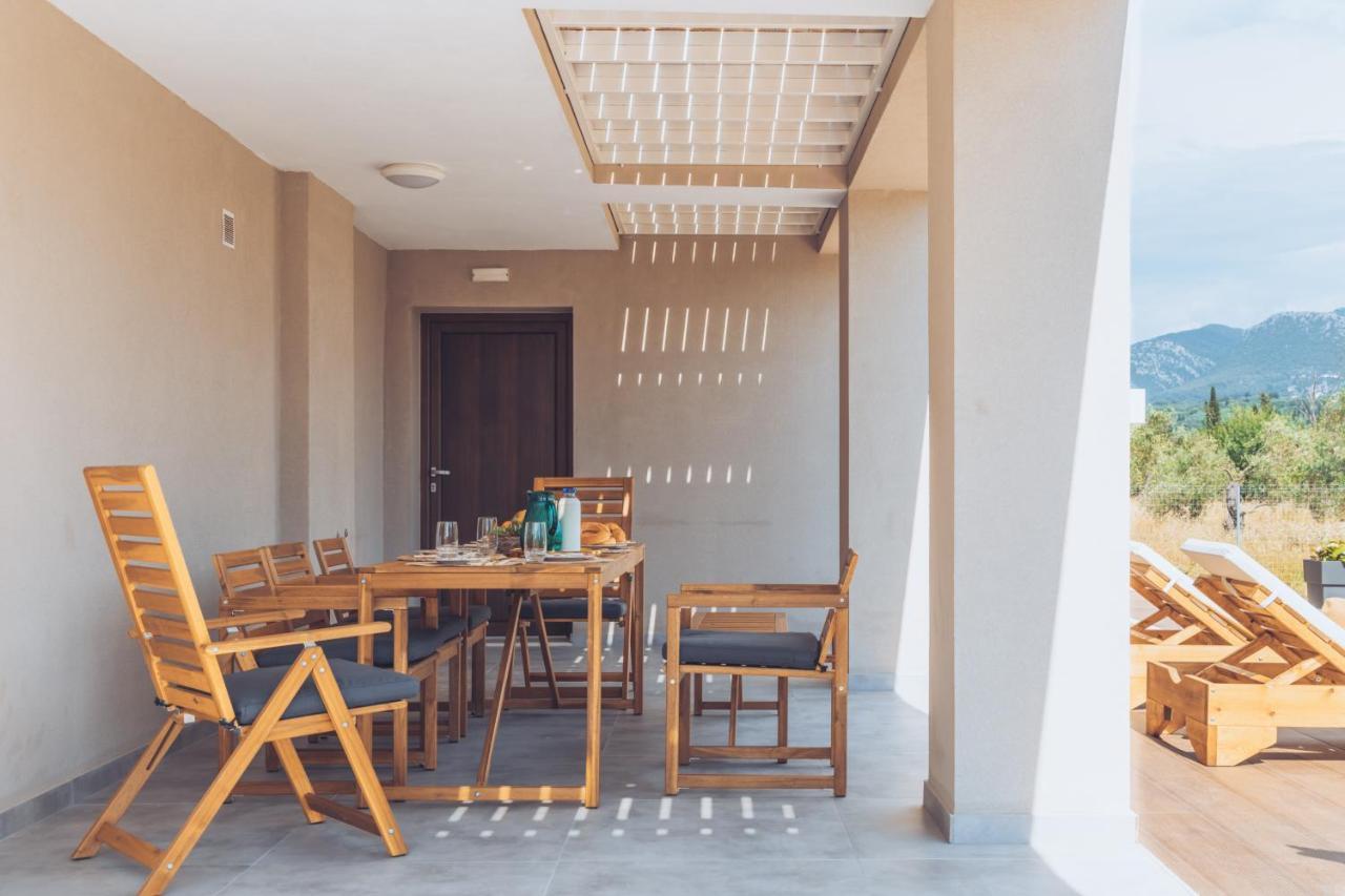 Melena Premium Suites Roda  Exterior photo