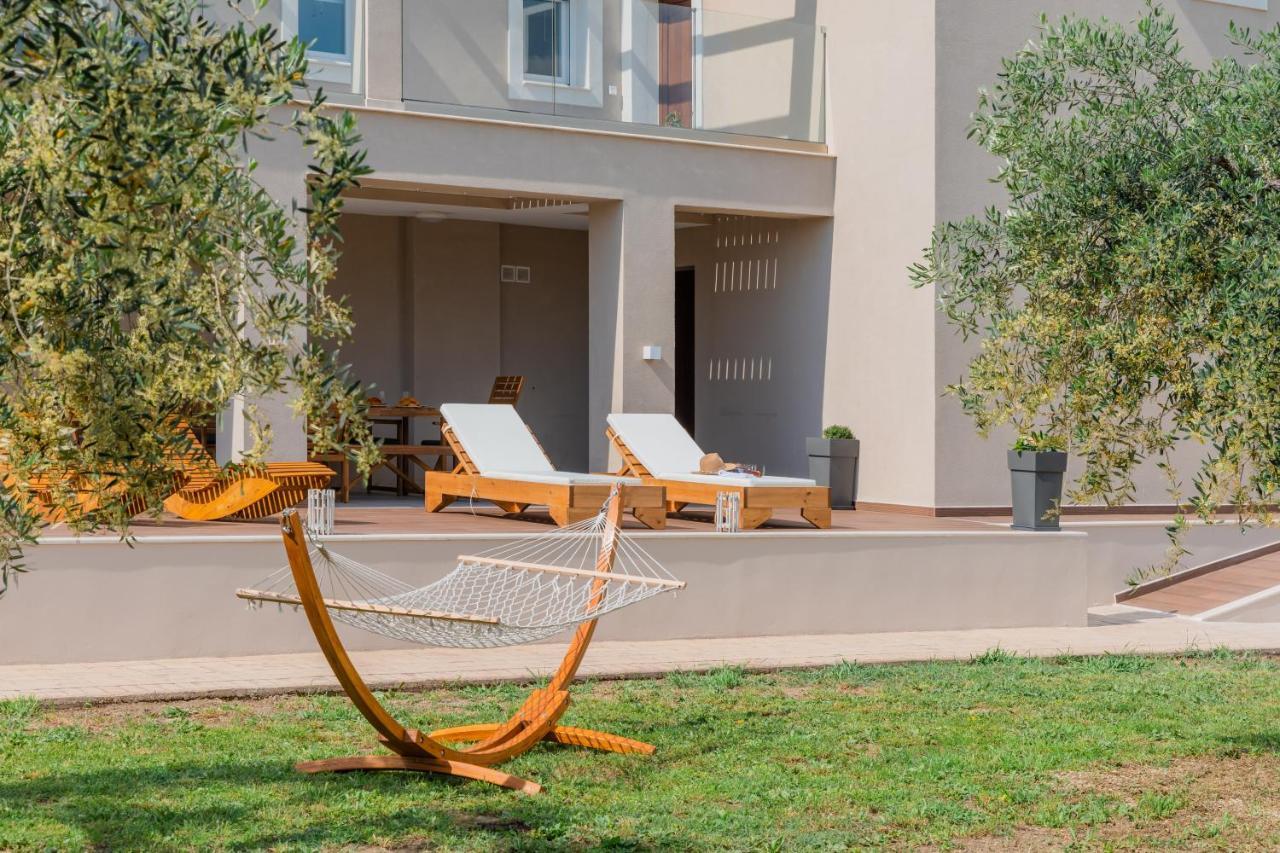 Melena Premium Suites Roda  Exterior photo